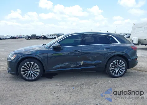 2019 Audi E-Tron Premium Plus z USA, uszkodzony, nr VIN WA1VAAGE1KB025145